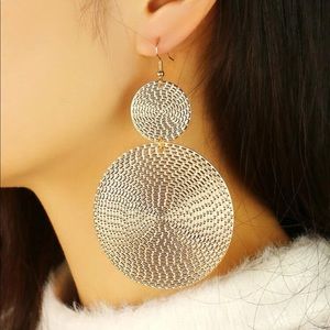 NWOT Round Drop Earrings Gold